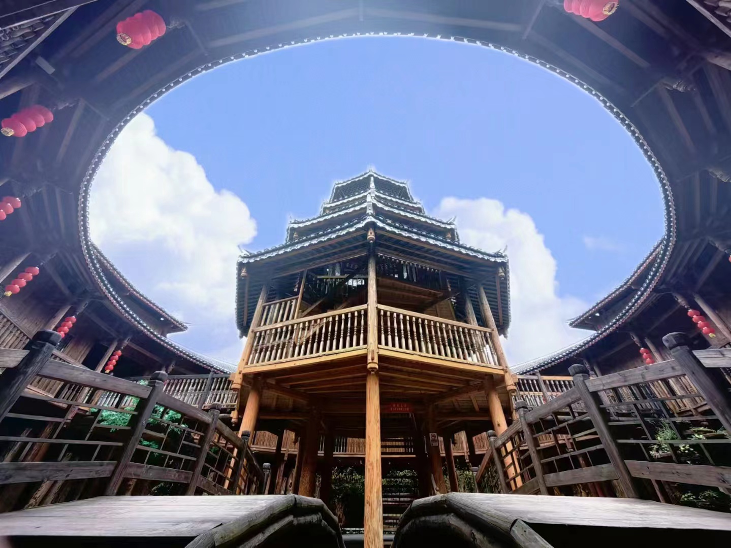 雪峰山旅游借壳国恒铁路上市,湖南省雪峰山文旅集团