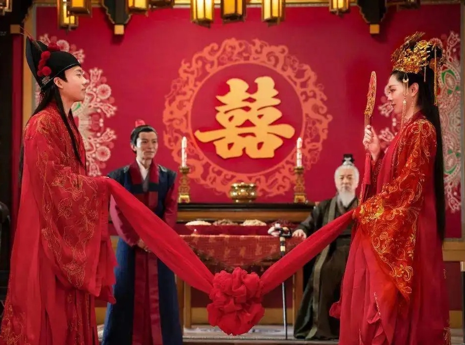 俗语：好男不娶红扶桑，好女不嫁大马猴，“红扶桑”是什么？