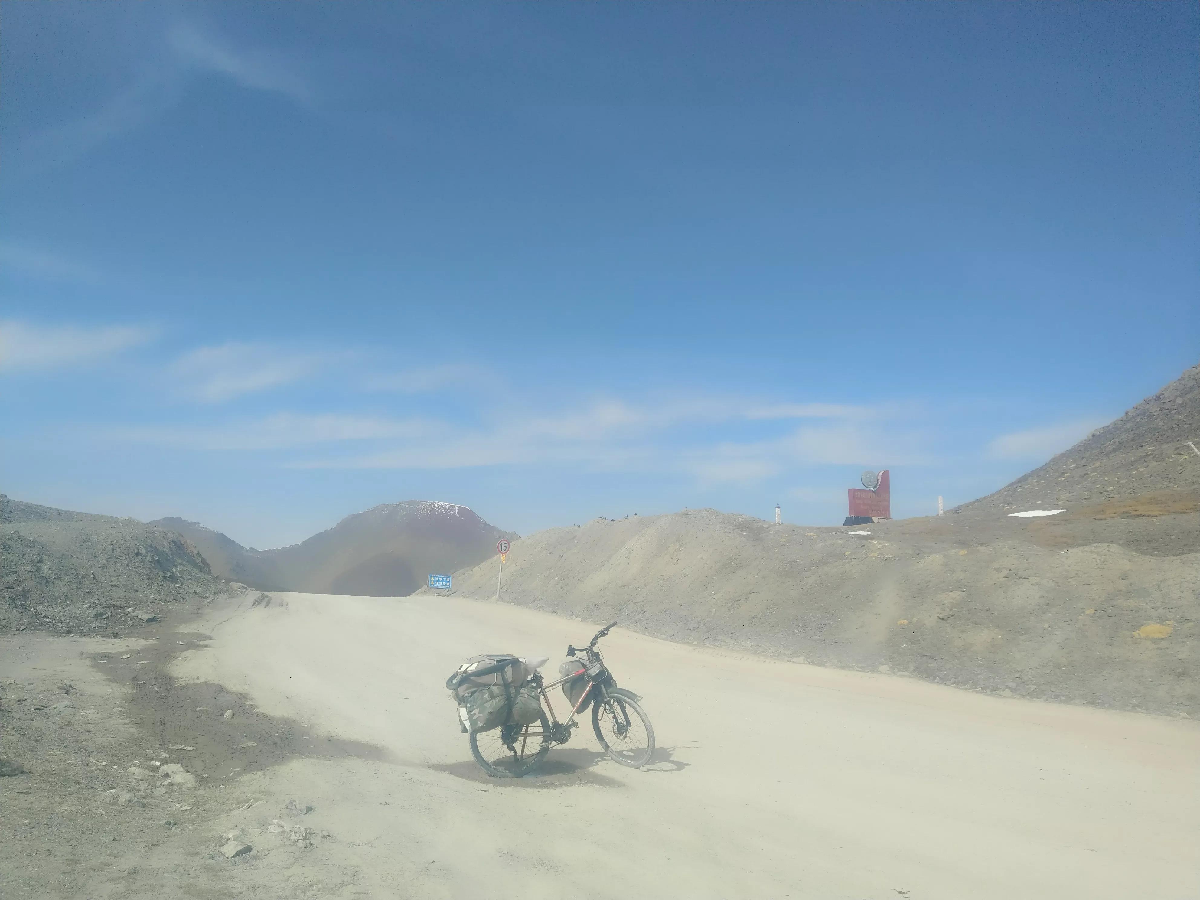 从甘肃翻越祁连山到青海,从肃北到青海沿途风景