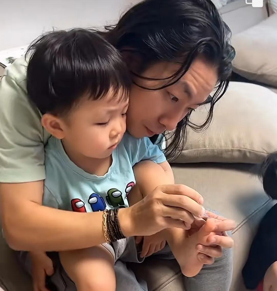 辽宁姑娘赴韩留学回国当服务员，兼职改变了命运，嫁韩国富二代