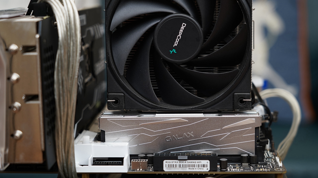 ddr5影驰星耀和七彩虹银翼内存条,影驰gamerrgbddr5内存评测