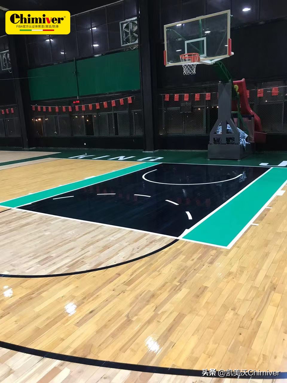 广州室内篮球馆木地板翻新,室内篮球场木地板翻新刷漆