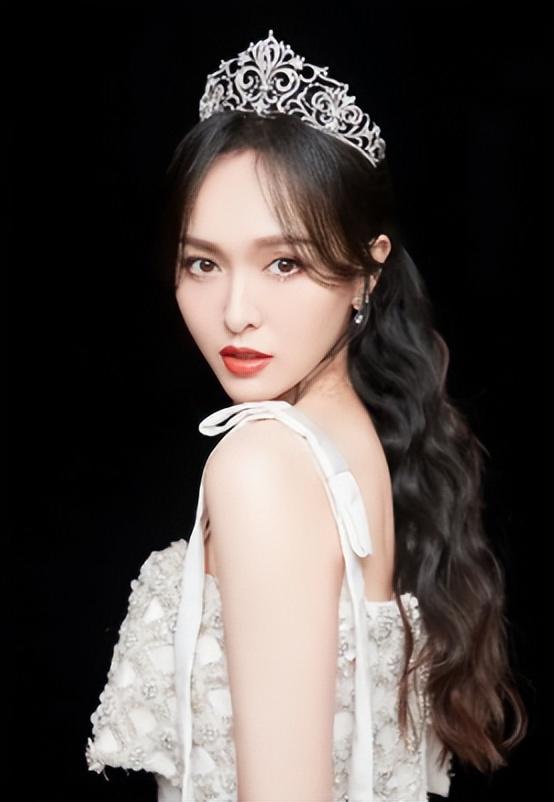 唐嫣用万元手机壳引巨大争议,唐嫣用4万块钱买一个手机壳