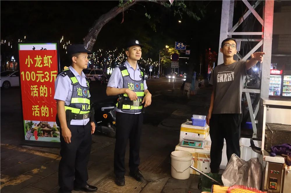 夜间巡逻坚守岗位,夜间巡逻保平安