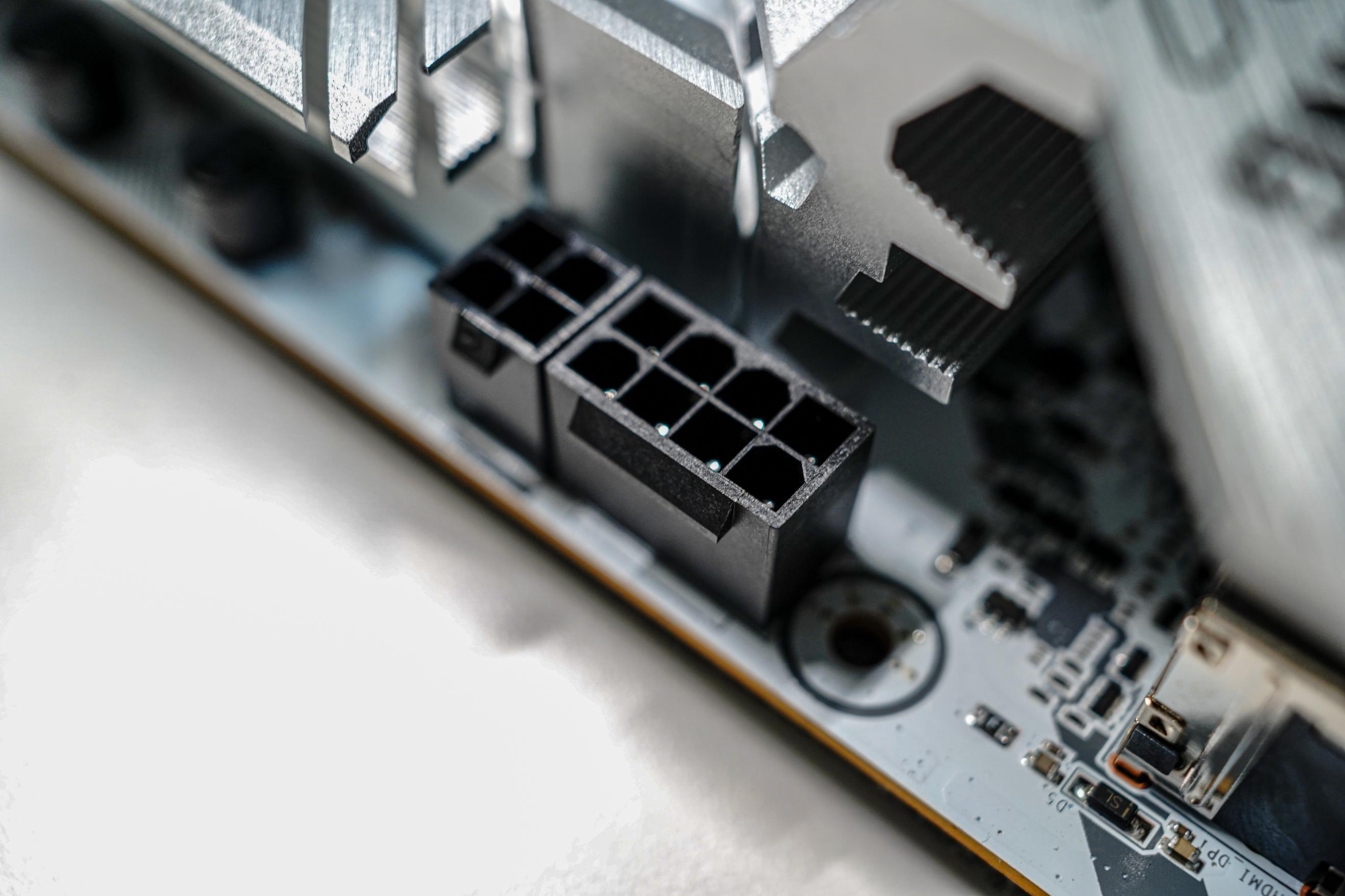 锁电压之后的AMD是否值得入手丨七彩虹CVNB650D5巡洋舰首发评测