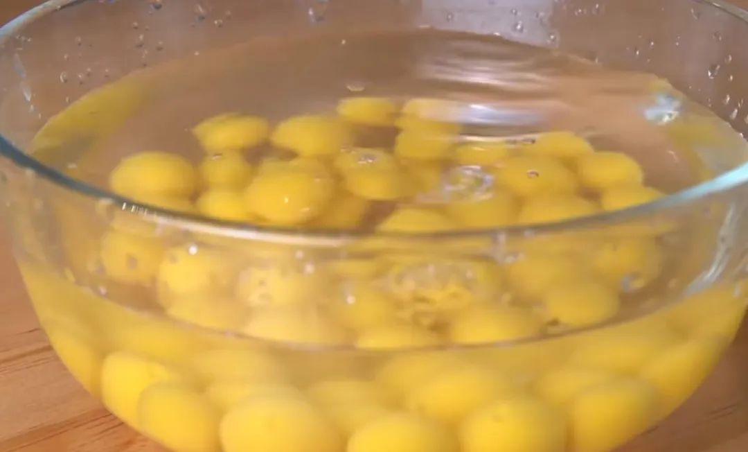 补品一堆不如鲜奶一杯,补药一堆不如每月一瓶花生