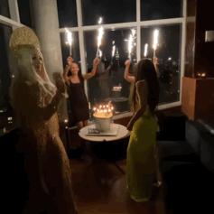 72岁王薇薇晒近照,王薇薇年轻写真照