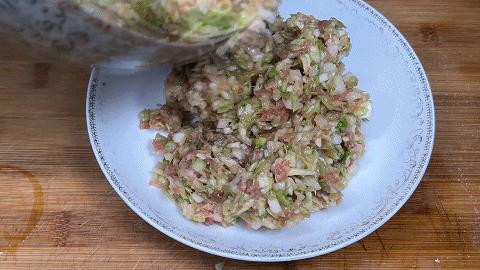 用圆白菜包肉馅做法大全,用圆白菜做菜包