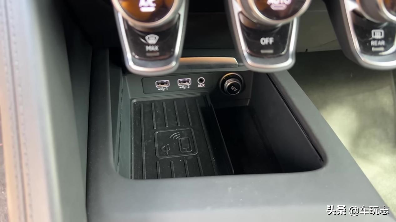 2019奥迪r8跟2020款奥迪r8,5.2v10奥迪r8限量版