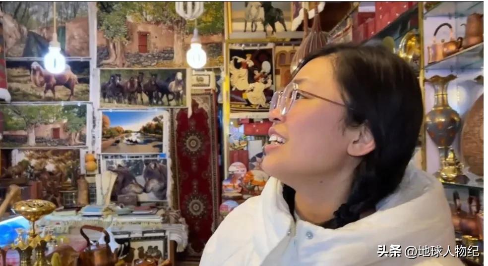 90后女人网恋奔现,90后女孩与男友奔现