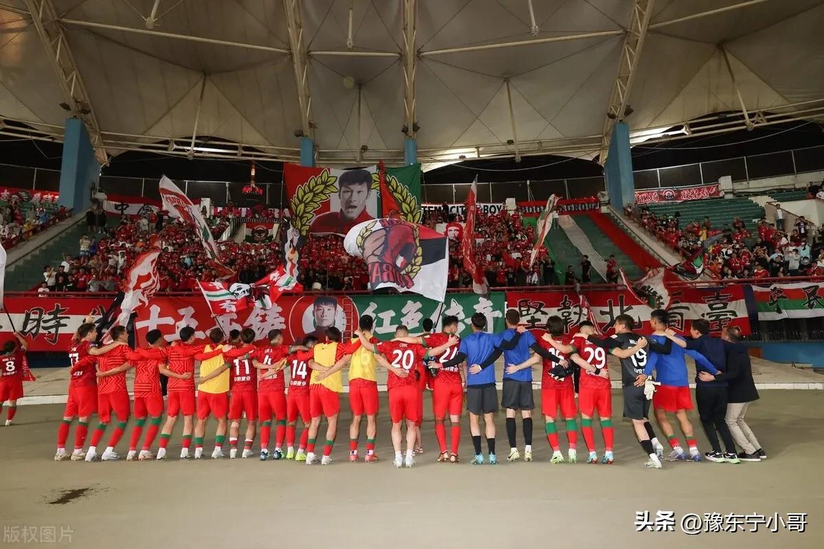 啥情况?难道都是球迷们一厢情愿,河南队这波流量被蹭的太难受了