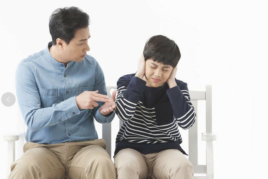 为何很多孩子，长大后不愿意孝顺父母、很冷漠？问题出在父母身上