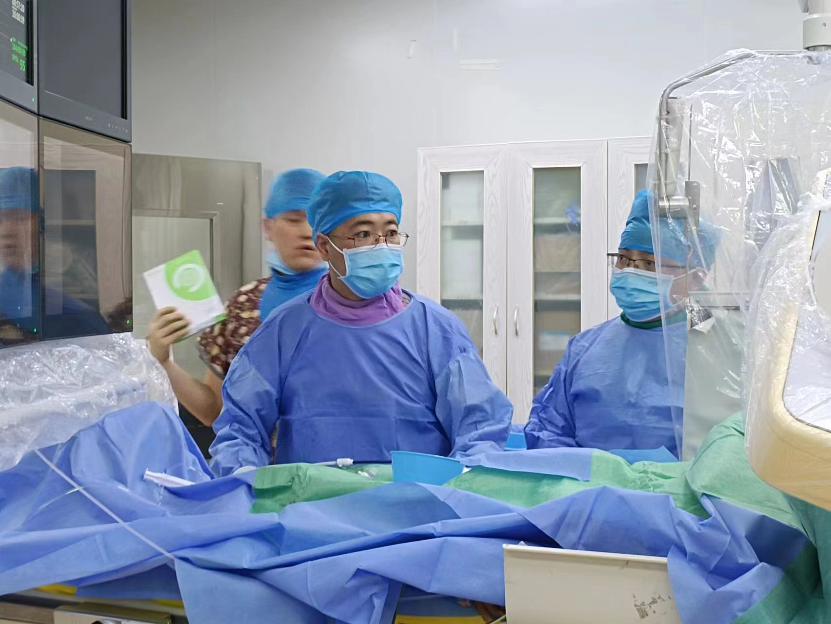 不开刀微创介入治疗先天性心脏病,先天性心脏病介入治疗方法