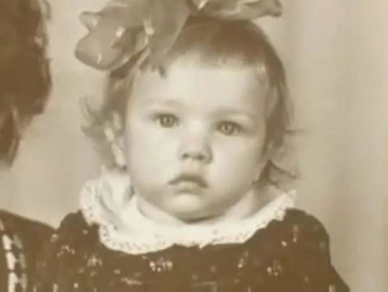 天上掉下个“壕姐姐”:LV太子妃找到失散24年的亲妹,带她豪华游