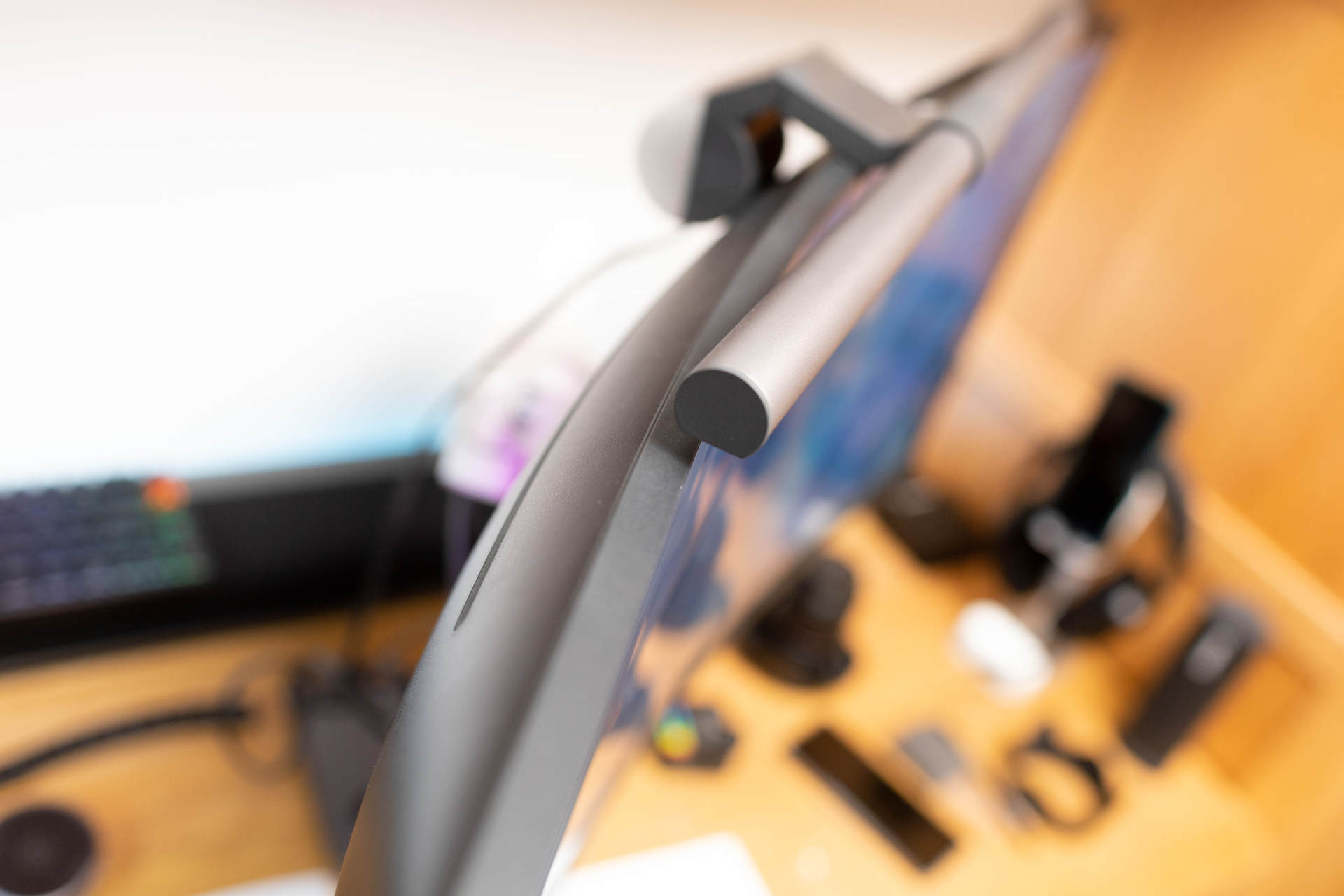 23.8英寸显示器桌面效果,桌面1.3米扩展显示器