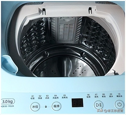 芒果怎么剥皮不脏手,超级简单的芒果剥法吃货必备技能