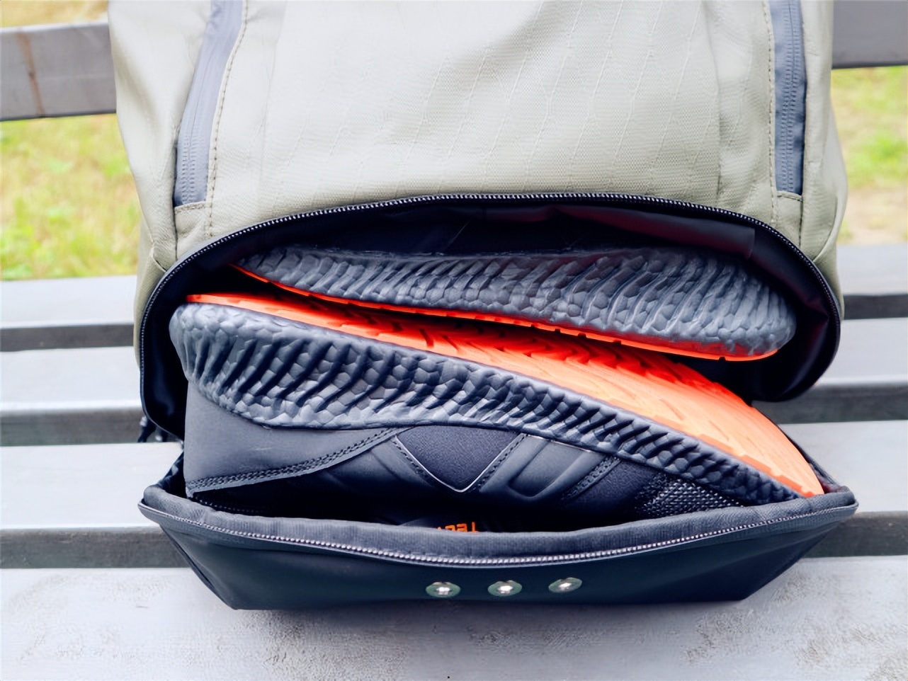 地平线8号双肩包穿搭,地平线8号双肩背包