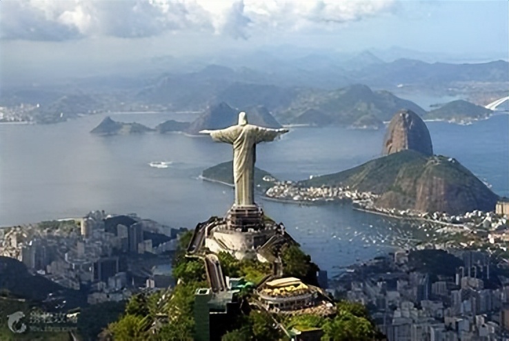 巴西新古典主义建筑追求什么原则?巴西木偶皮影有什么技巧?