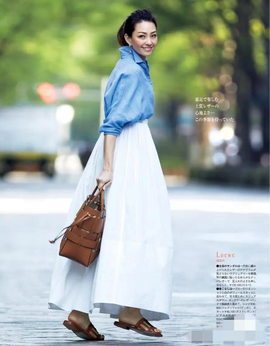 衬衫半裙如何搭配优雅时髦,穿白衬衣配半裙优雅大气又温柔