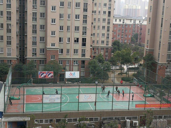 为什么篮球场都是露天的,为什么室内篮球场建不了两层