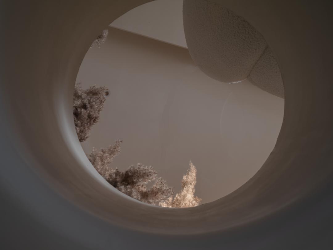 法式奶油风装修美容院,优雅净白空间设计