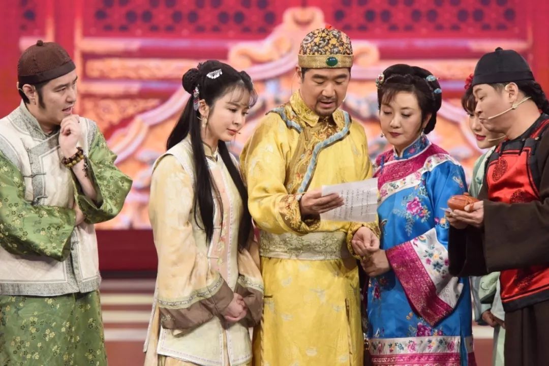 老戏骨直播带货被骂视频,老戏骨直播卖货被质疑当场落泪