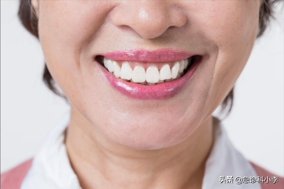 牙缝间的牙结石怎么清除,牙缝里的牙结石怎么去除