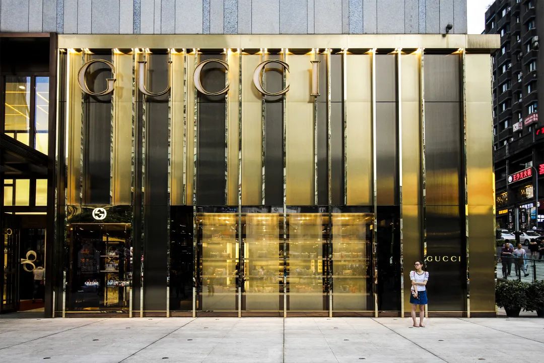 近几年全球奢侈品销售额,一年狂赚30亿