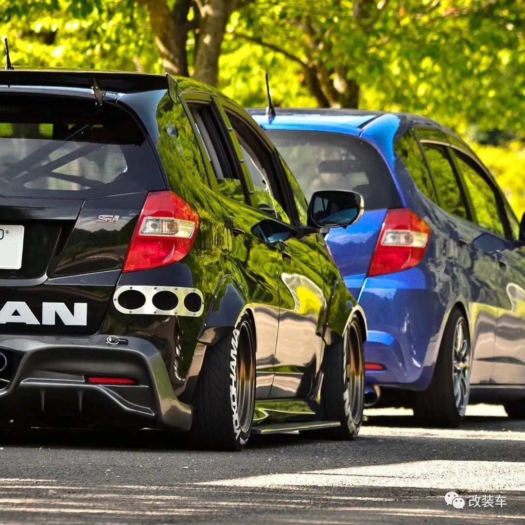 战斗范儿拉满的黑武士本田飞度GE和思域EG,兼顾素雅和张狂