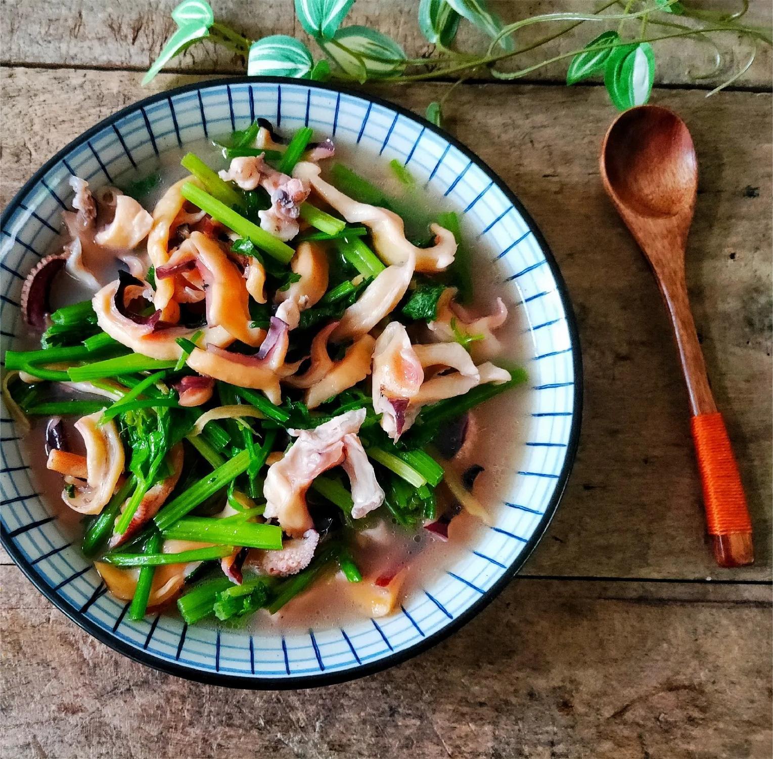 胡萝卜墨鱼芹菜炒三丝怎么炒,墨鱼炒芹菜的家常做法