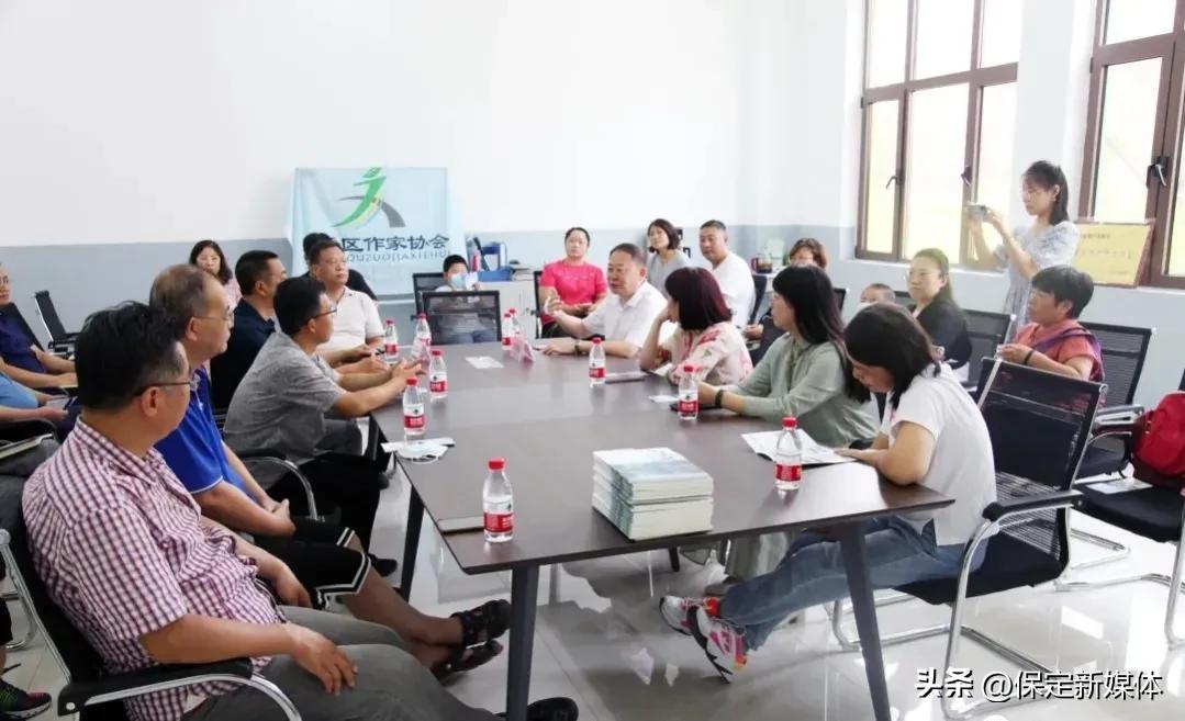 竞成自己，秀向未来—保定市竞秀作协走进竞秀学校采风