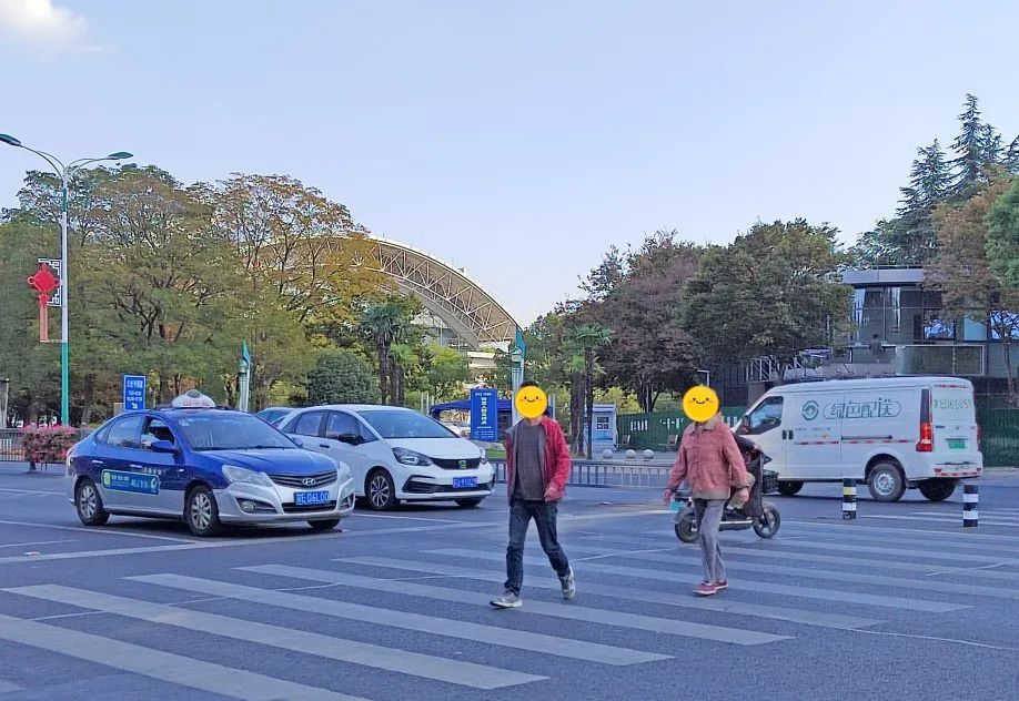 新增路口可变车道,新增一条可变车道左转