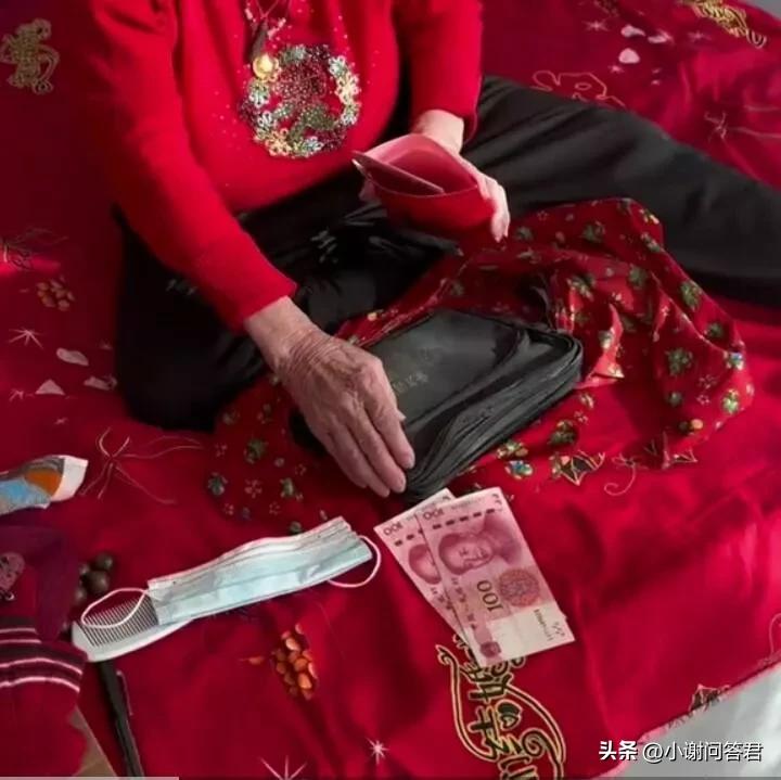 30岁孙子没钱花了，找86岁奶奶要200块钱，奶奶的做法令人感动