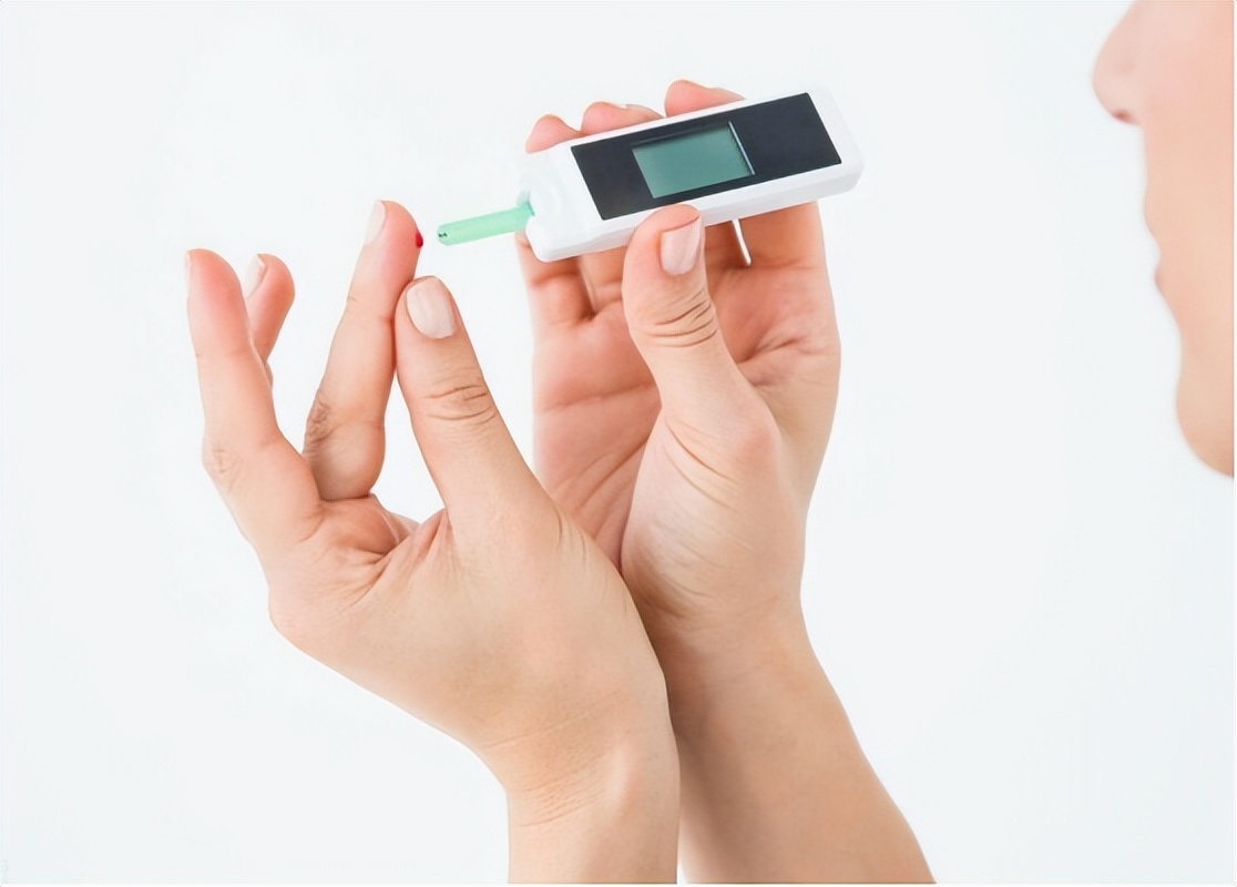 口干口苦要警惕三种疾病,口干口苦要警惕三种病