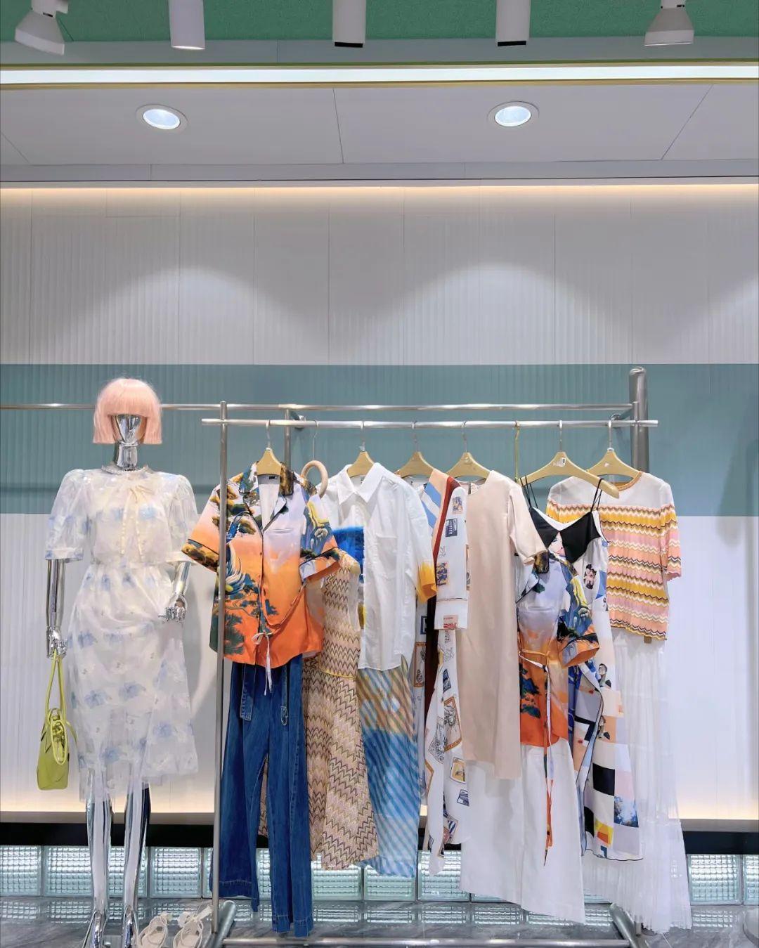 LILY夏品牌折扣女装桑蚕丝连衣裙上衣裤裙穿搭