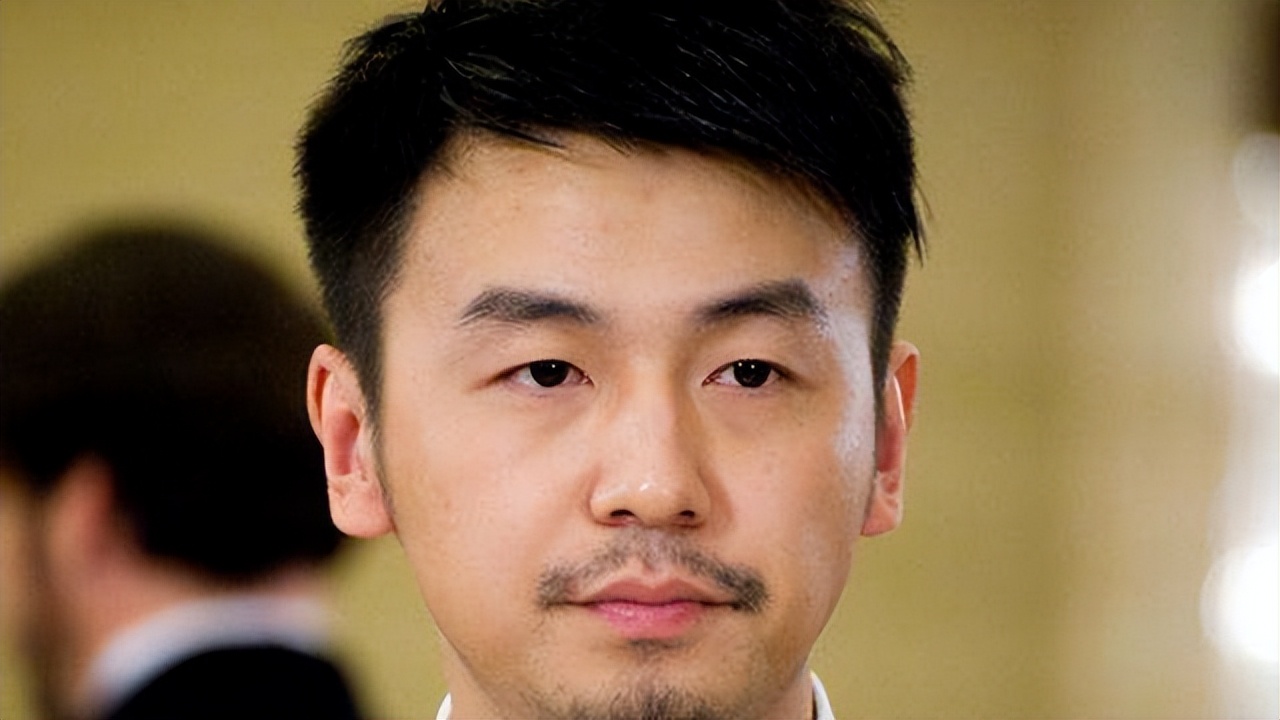 长得显矮的10位男星,长得矮却最迷人不足1米60的男明星