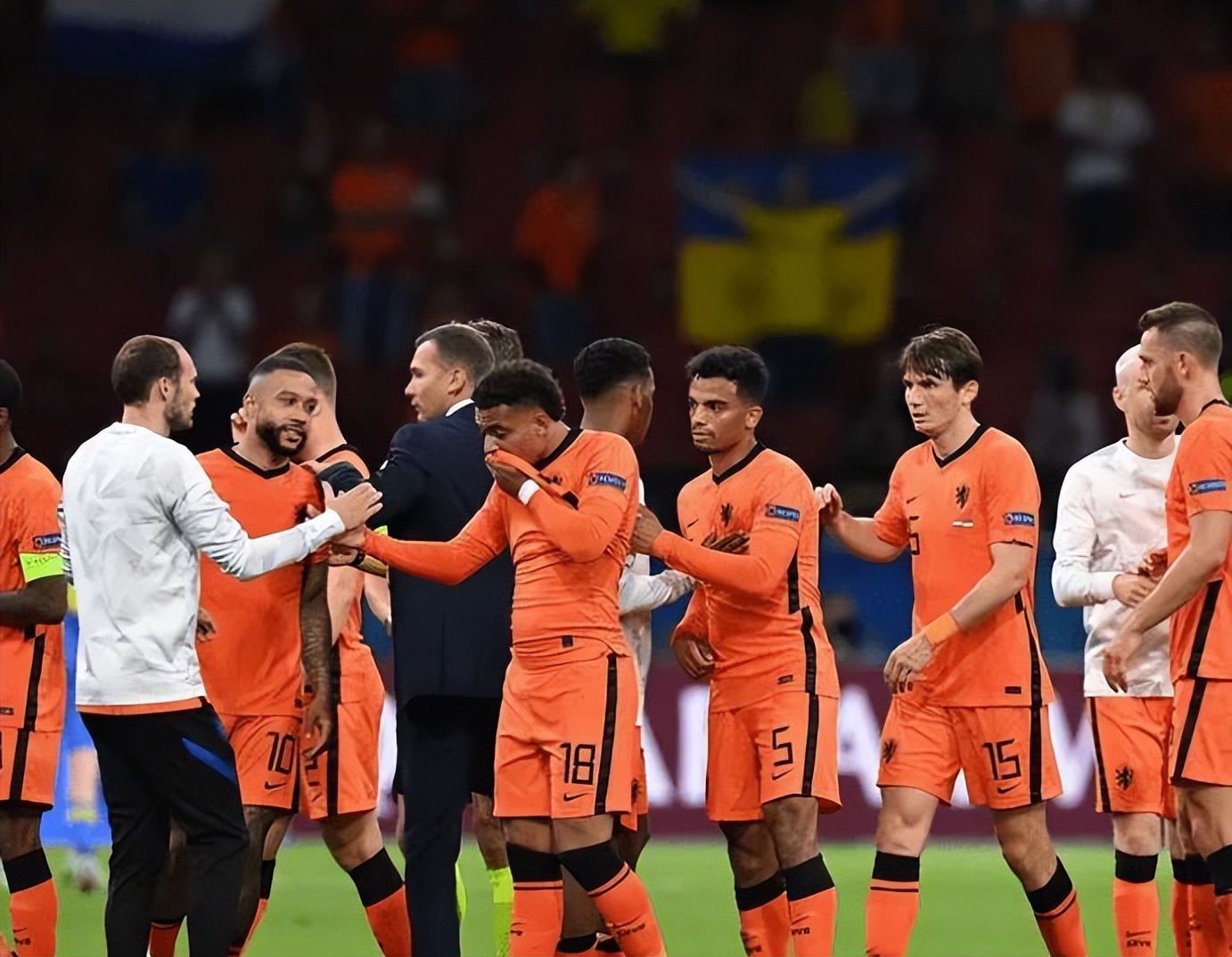 2010世界杯主题曲wakawaka,世界杯主题曲wakawaka足球展示