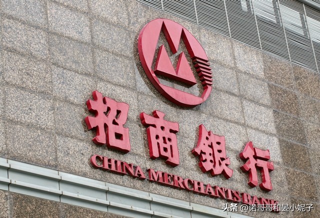 存银行20万年利率6%每月利息多少,2016年26万存银行一年利息多少