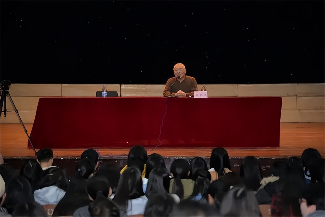 朱高正：*进党民**创*党**元老，因不满*进党民**走向“*独台**”而*党退**