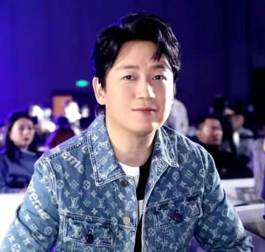 沉寂多年潘粤明中年逆袭,潘粤明离婚后的现状