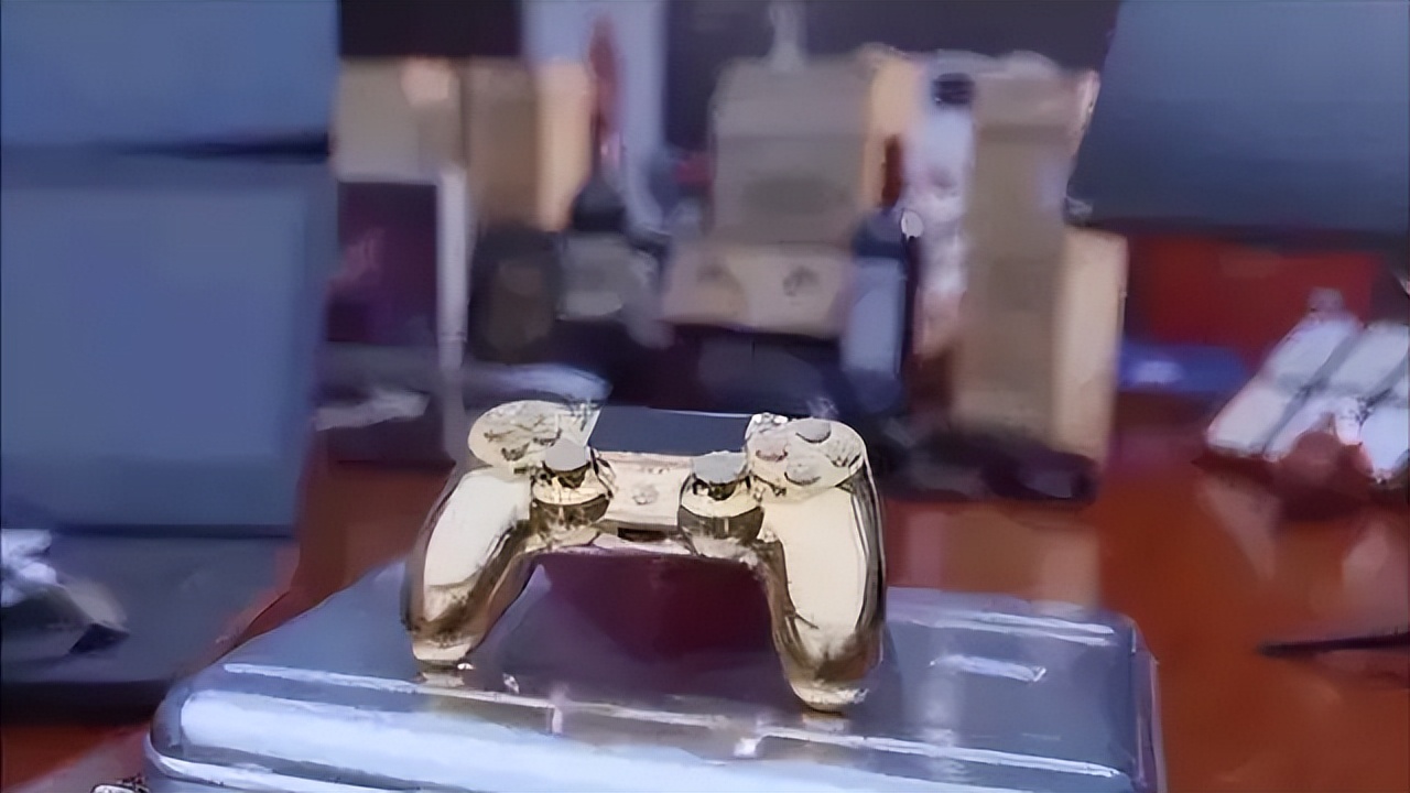 95后巨贪张雨杰：敛财7000万，氪金玩游戏，带女友住10万一晚酒店