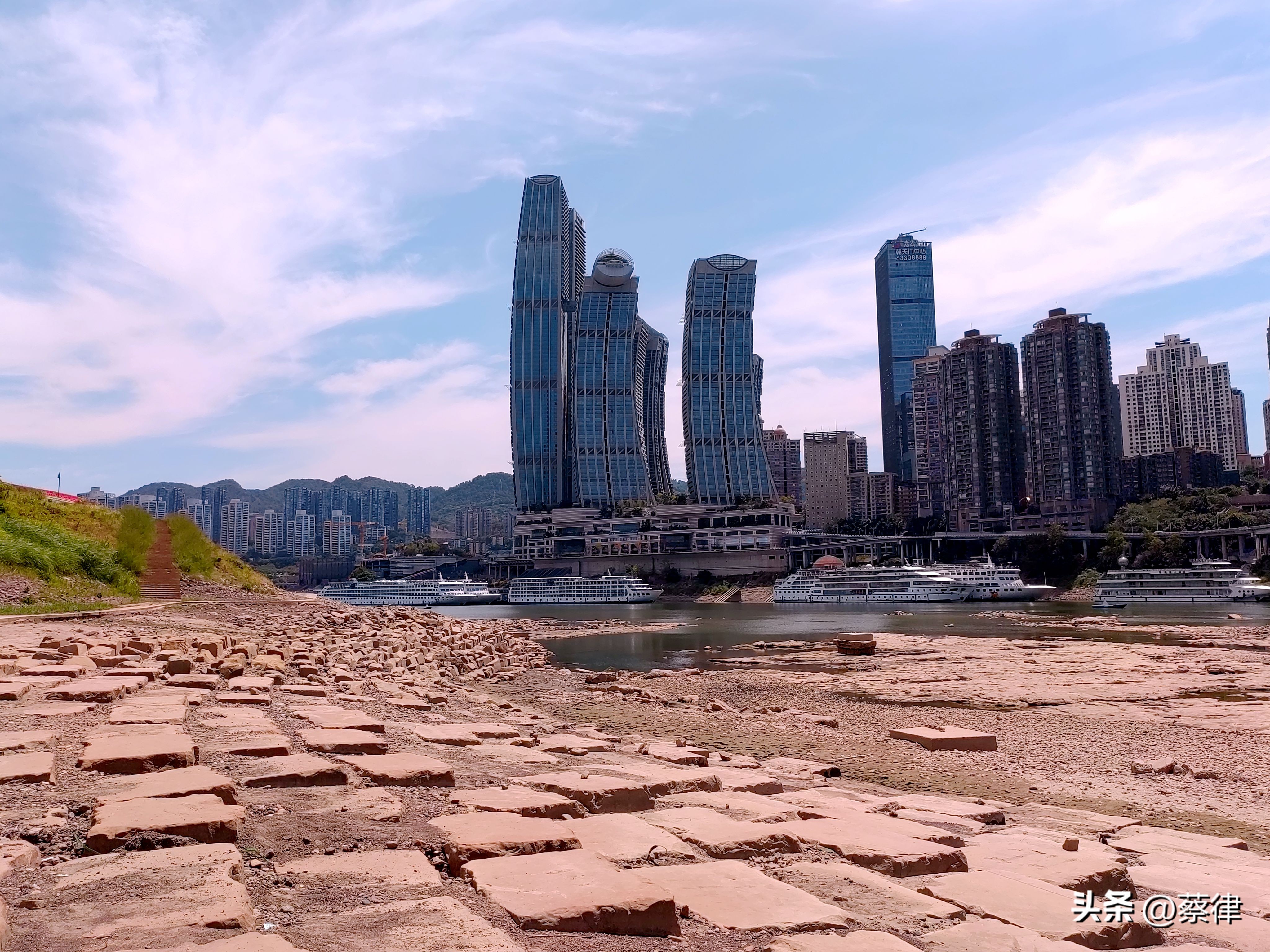 热沙无雨看江天！实测朝天门两江交汇高温枯水期的最低水位