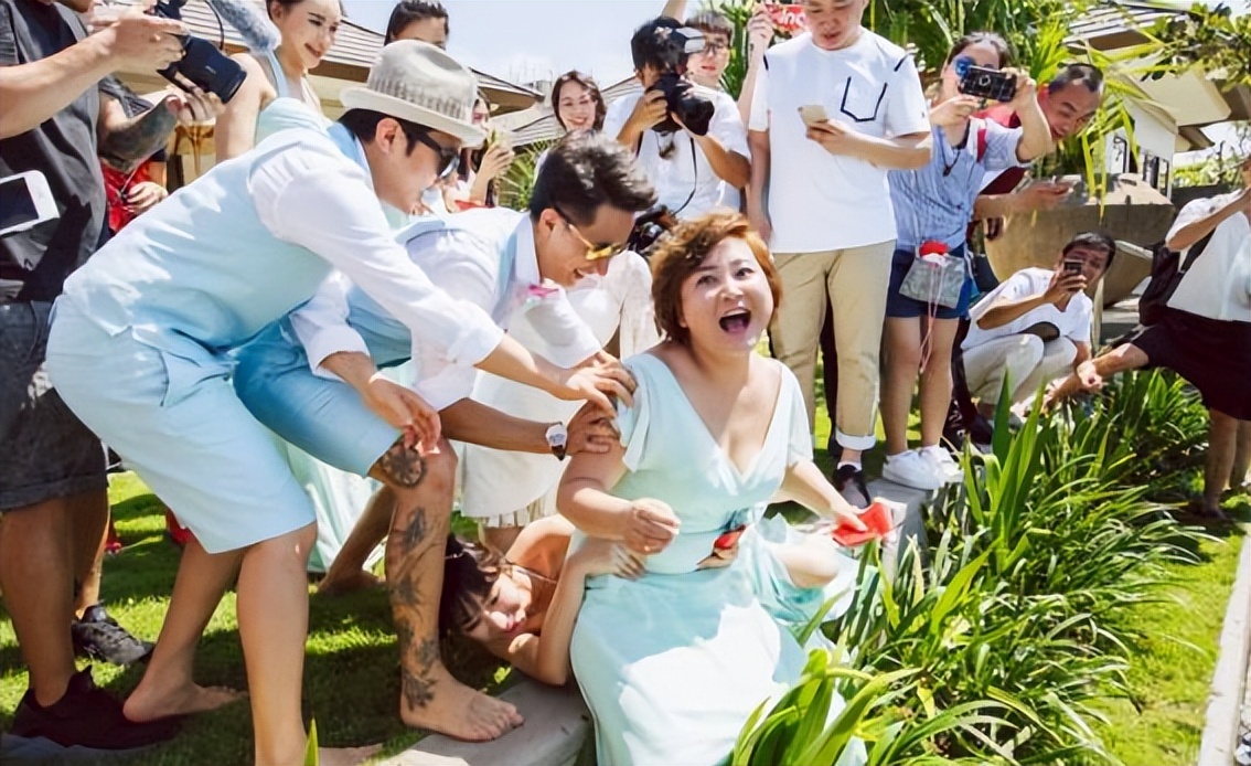 男星假戏女明星有多无奈,娱乐圈内幕爆料男明星