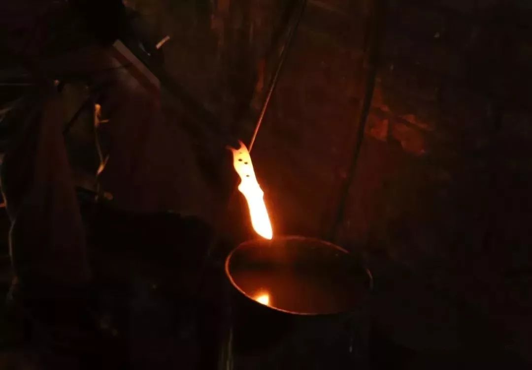 老铁匠手艺大全,老铁匠斧头淬火全过程