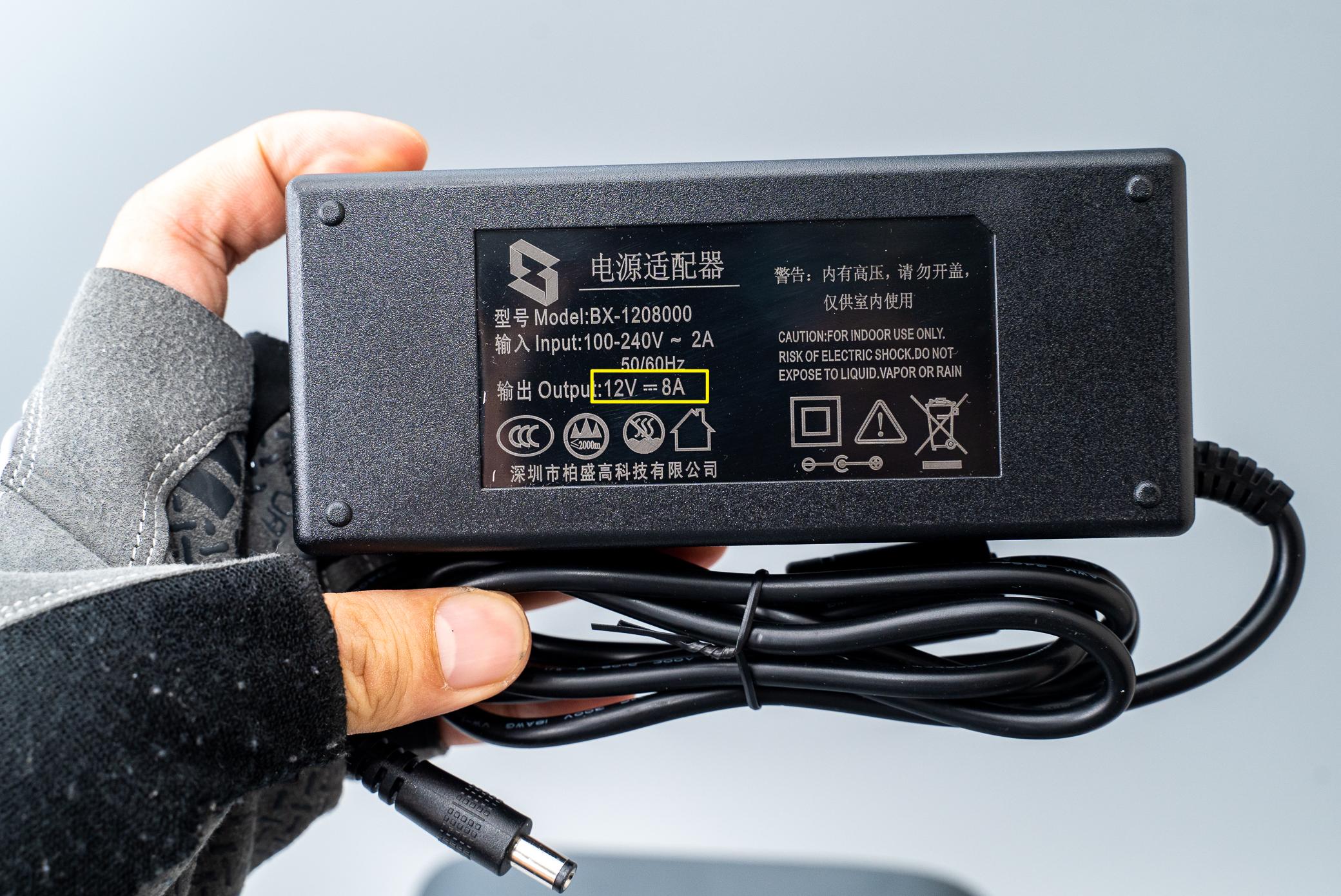 从小白走向专业：极空间新Z4开箱体验！Dcoker安装QB*载下**器教程