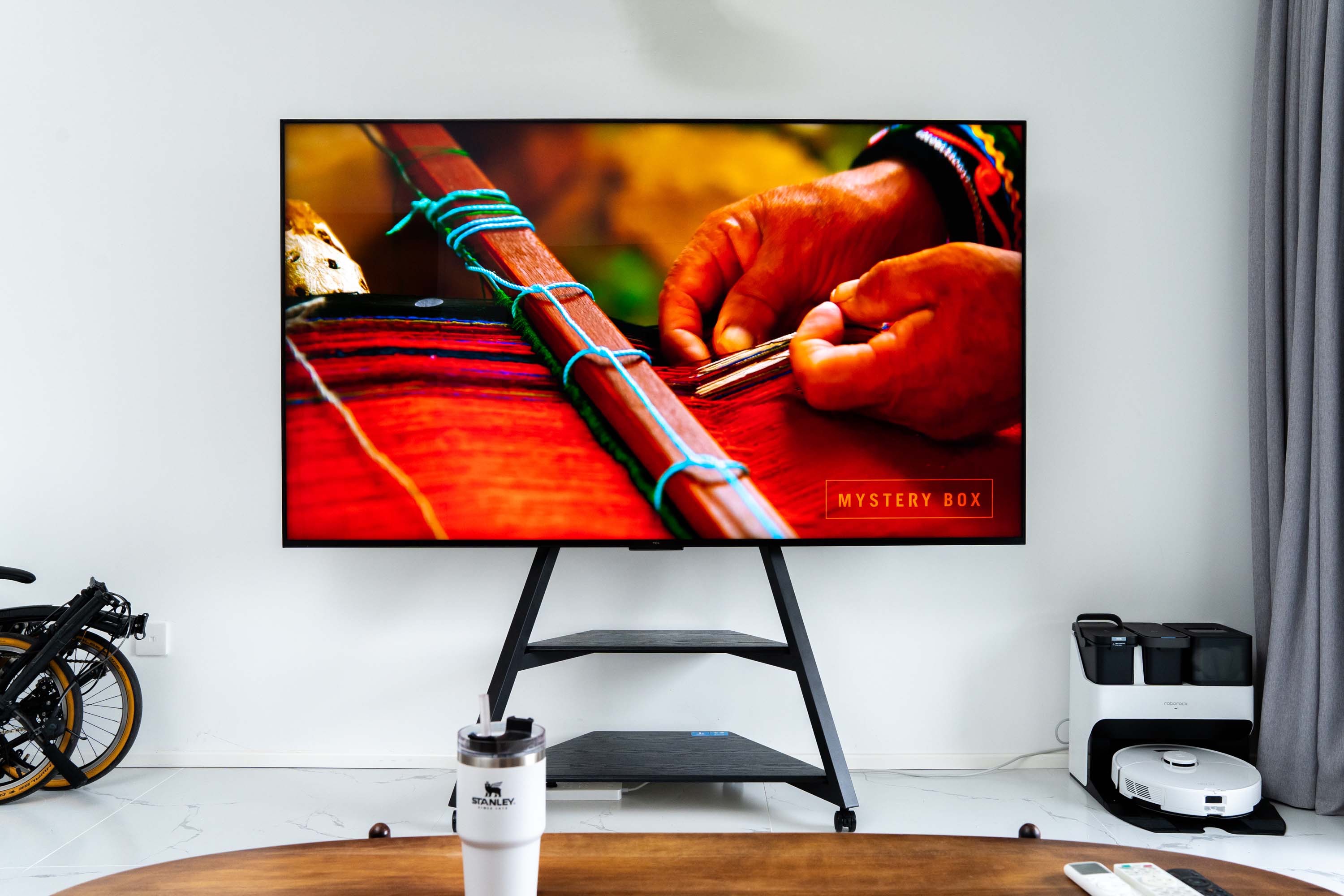 客厅要不要装电视机支架,客厅嵌入式电视支架选择