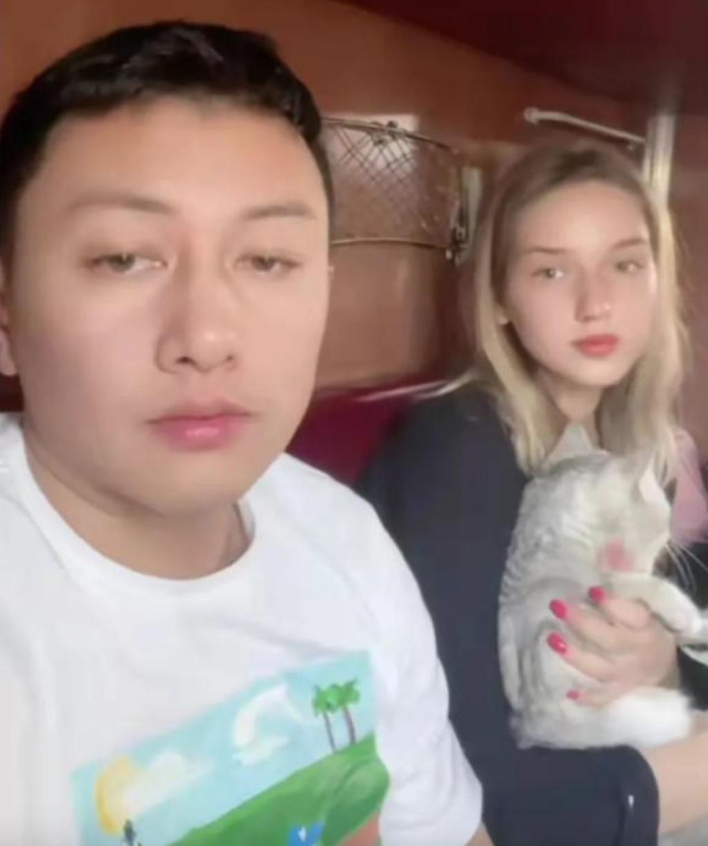 乌克兰网红卖惨开直播，讨要路费自称没钱回家，翻车后账号遭封禁