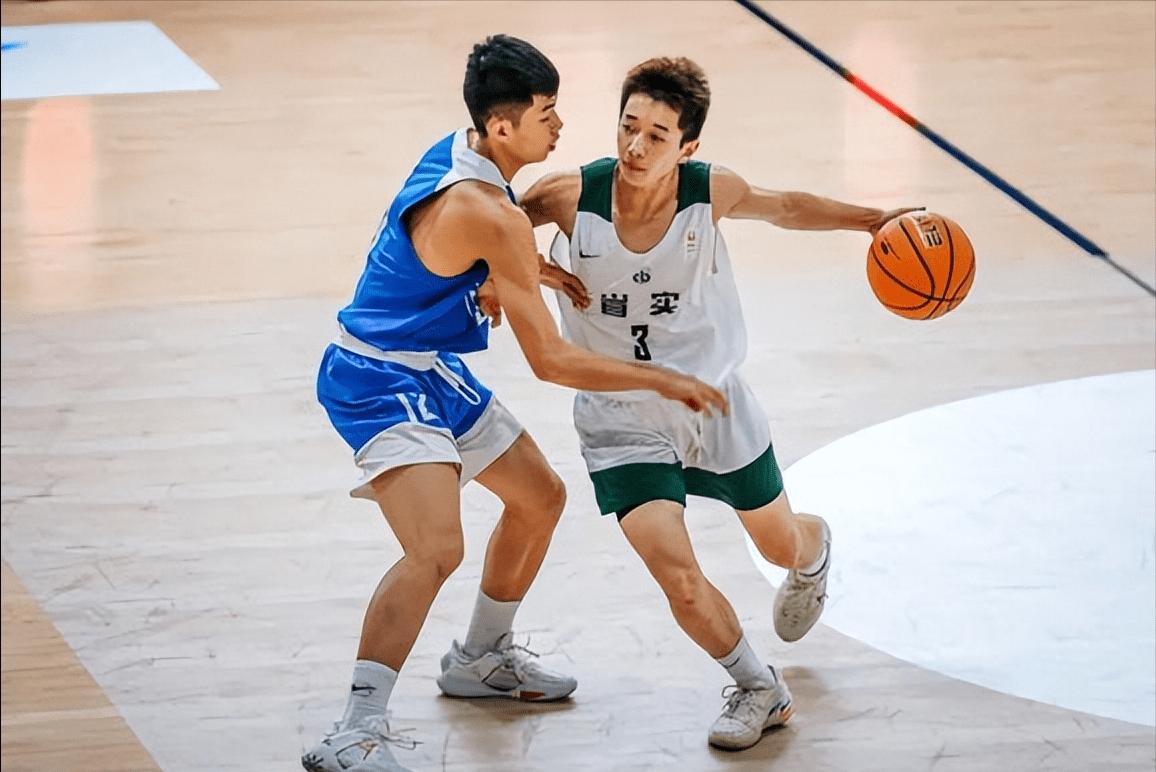 u17广东宏远2024vs广厦,u17广东宏远男篮青年队11号