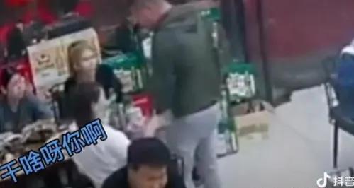 公安部回应唐山烧烤店打人事件,目击者说唐山烧烤店打人事件