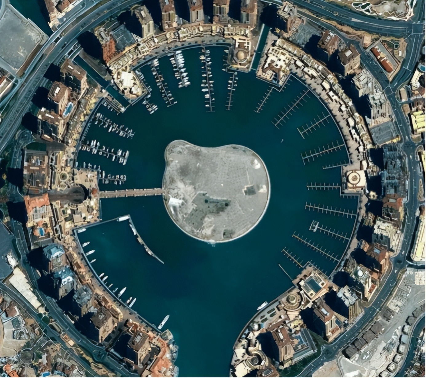 卡塔尔没有穷人的国家吗,卡塔尔打工赚钱吗